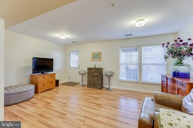 13121 Blossom Hill Way, Germantown, MD 20874 - photo 7