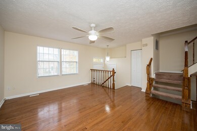 13313 Burkitts Rd, Fairfax, VA 22033 - photo 5