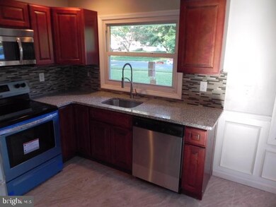 111 Plumtree Ln, Willingboro, NJ 08046 - photo 2