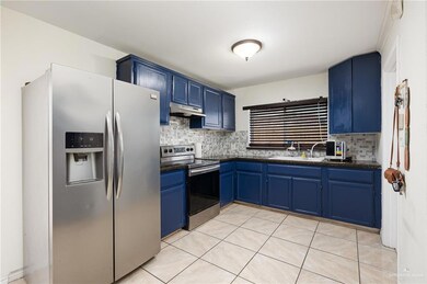 3201 Mallory Dr, Edinburg, TX 78541 - photo 5
