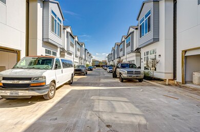 8922 Spring Knoll Forest Dr, Houston, TX 77080 - photo 3