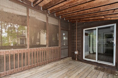 428 W Ridgeland Ave, Waukegan, IL 60085 - photo 2