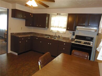 237 5th Ave, New Kensington, PA 15068 - photo 3