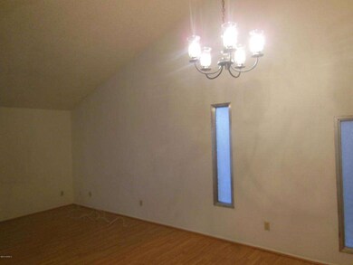DINE IN LIVING RM