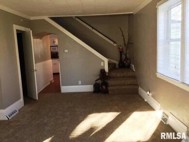808 W Locust St, Davenport, IA 52804 - photo 6