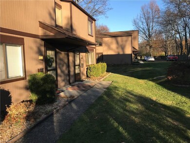 26651 Lake of the Falls Blvd, Olmsted Falls, OH 44138 - photo 3