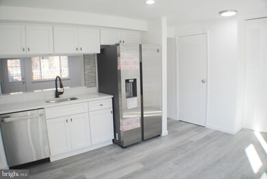 10597 Delfield Ct, Laurel, MD 20723 - photo 4