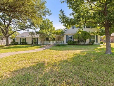 702 Hyde Park Blvd, Cleburne, TX 76033 - photo 2