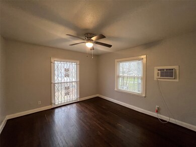 7120 Goforth St, Houston, TX 77021 - photo 4