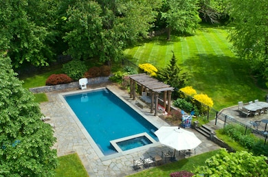 270 Taconic Rd, Greenwich, CT 06831 - photo 2