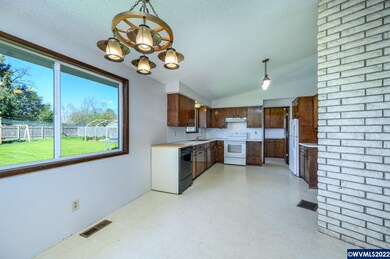 1216 S Jellison St, Amity, OR 97101 - photo 6