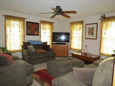 12 Grove St, Rochester, NH 03868 - photo 4