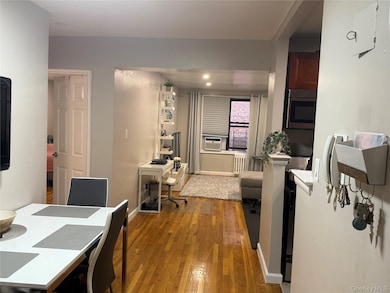 3123 Bailey Ave unit 3A, Bronx, NY 10463 - photo 2