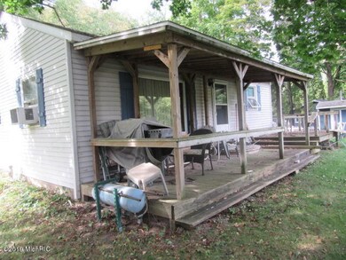 7574 S Main River side 2