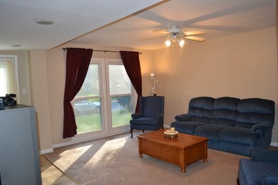 933 Berkley St, Carpentersville, IL 60110 - photo 2