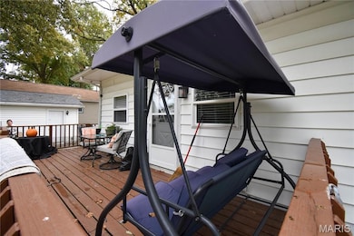 615 E MacOupin St, Staunton, IL 62088 - photo 6