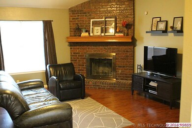 1507 W Orlando St, Broken Arrow, OK 74011 - photo 2