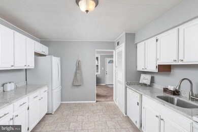 17 Yawmeter Dr, Middle River, MD 21220 - photo 4