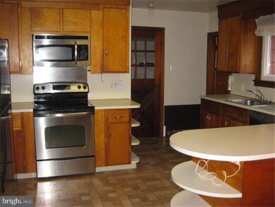 718 Stump Rd, Hilltown, PA 18944 - photo 4