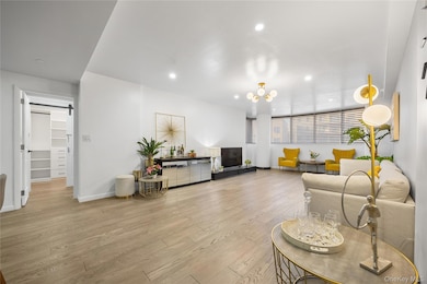 Victoria Tower unit 6C, Flushing, NY 11355 - photo 6