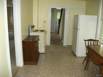 460 New St, Freemansburg, PA 18017 - photo 5