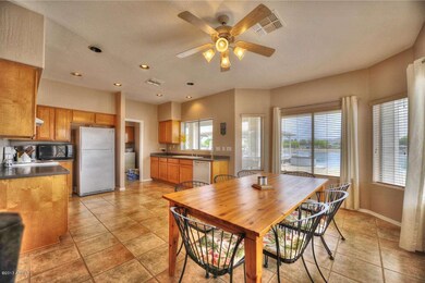 004_Kitchen