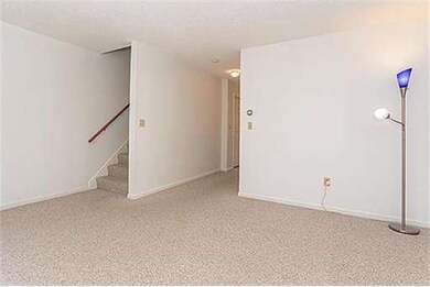 115 Tennis Plaza Rd unit 6, Dracut, MA 01826 - photo 5