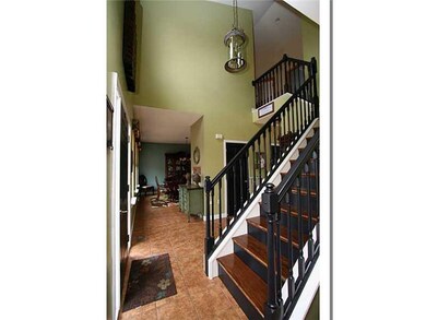 Entry/Foyer.