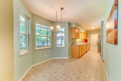 Eat-in Kitchen