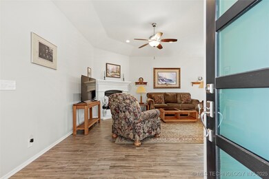 7810 S Sycamore Place, Broken Arrow, OK 74011 - photo 7