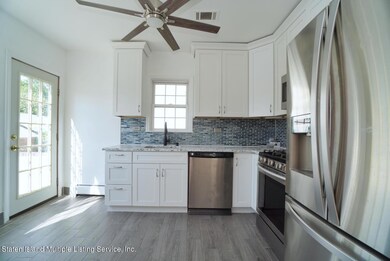 (7) KITCHEN