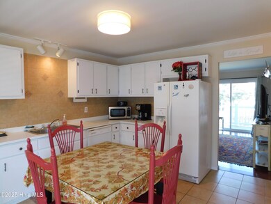 2411 Front St unit 38, Beaufort, NC 28516 - photo 3
