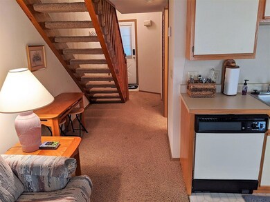 Entry/Foyer