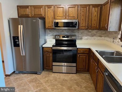 23187 Falling Leaf Ln, California, MD 20619 - photo 2