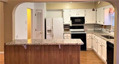 Kitchen Updated w/Quartz Coutertops & Painted Cabi