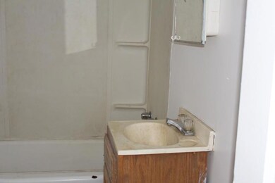 524 W McKown (8)