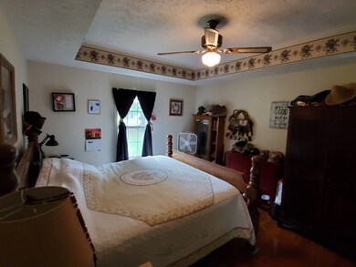 447 Woodrow St, Manchester, TN 37355 - photo 5