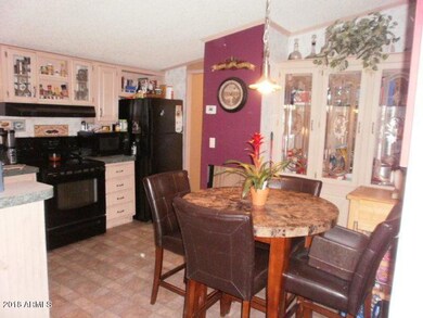 Eat-In Kitchen