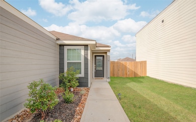 8007 Vanilla Orchid Dr, Houston, TX 77016 - photo 3