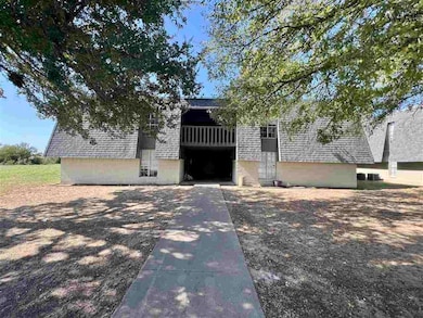 1509 Trigg Ln unit 307, Wichita Falls, TX 76306 - photo 6