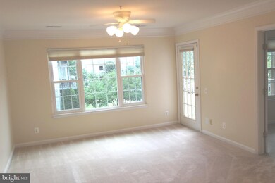 12461 Hayes Ct unit 201, Fairfax, VA 22033 - photo 4