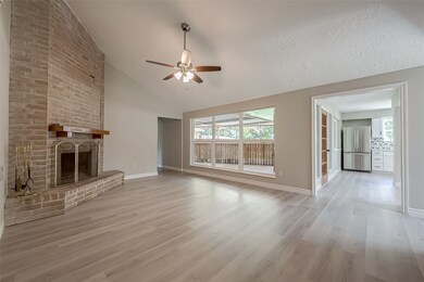 7331 Wood Bluff Blvd, Houston, TX 77040 - photo 7