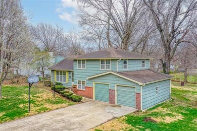 10801 W 56th Terrace, Shawnee, KS 66203 - photo 2