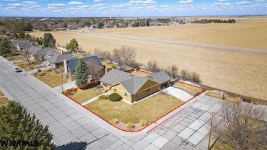 1523 Idlewylde Dr, Scottsbluff, NE 69361 - photo 6