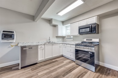 1001 W Elm St unit 201, Denison, TX 75020 - photo 3