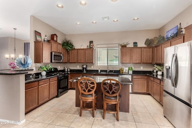 Wonderful amount of cabinets