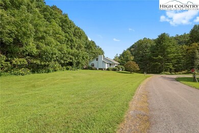 Just look at all that yard space!