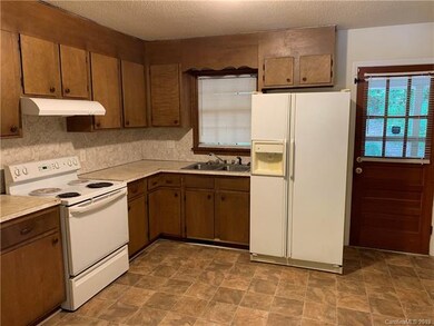 310 Holland Cir, Statesville, NC 28677 - photo 2