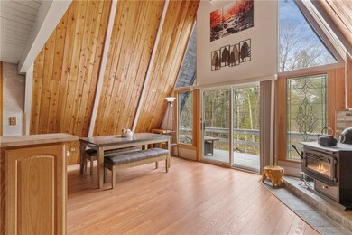 DINING /SITTING AREA