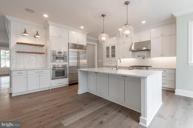 1208 Trinity Dr, Alexandria, VA 22314 - photo 6